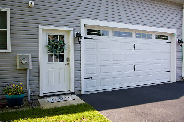 24/7 Emergency Garage Door Panel Replacement experts in Flossmoor, IL